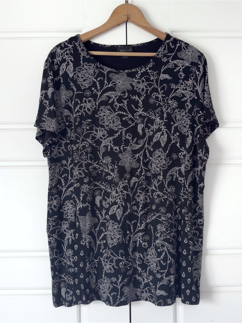 J Jill Floral Tunic Top Womens XL Black White Boho Relaxed Short Sleeve Knit